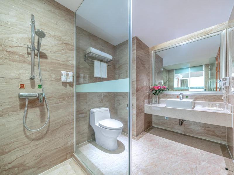 Vienna International Hotel Guigang Hecheng Road Екстер'єр фото