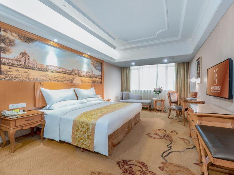 Vienna International Hotel Guigang Hecheng Road Екстер'єр фото