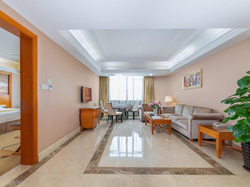 Vienna International Hotel Guigang Hecheng Road Екстер'єр фото